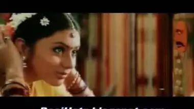 Namita wearing saree – Boobs and navel show
