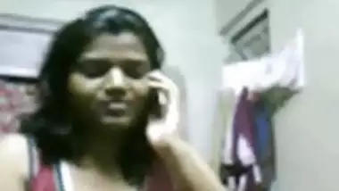 Muscular Hyderabadi Girl Riya Showing Her Tits on Cam
