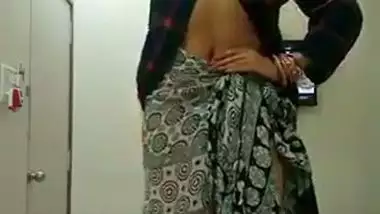 Punjabi hot bhabhi playing with her naked figure