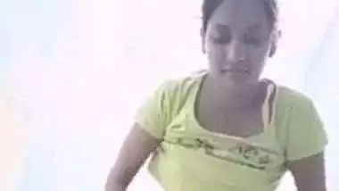 Indian girl nude toilet selfie video