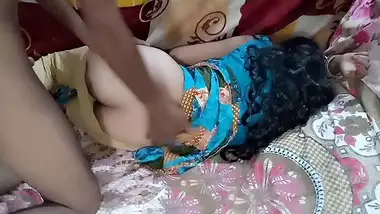 Sexy Video Hindi 15 Sall Ki Ladki Baatybali - Pehli Baar Ladki Ki Seal Todi Sex Video porn