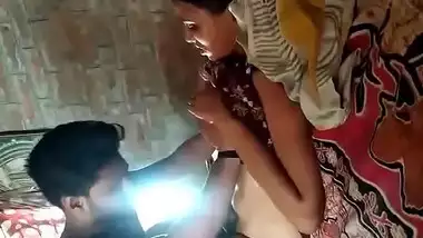 Sil Pack Video Chodne Wali - Desi Ladki Ki Seal Pack Chut Mein Lund Sexy Video porn