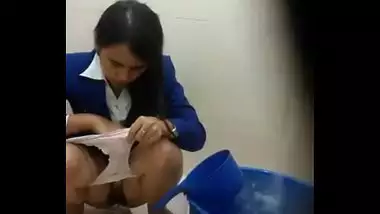 Sexy Indian Air Hostess Peeing