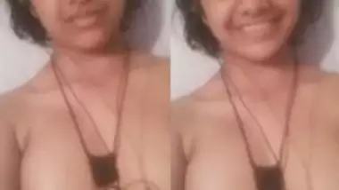 Cute Desi Girl Showing Big Boobs on Video Call