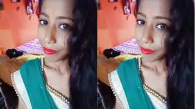 Desi webcam model teases with her cute XXX boobs during video call