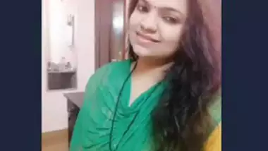 Desi bhabi removing dress