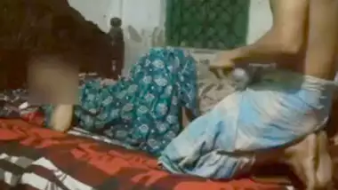 Desi village bhabi fucking with husband friend when husband not in home video-4