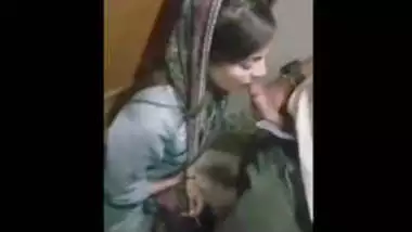 Sexy Pakistani girl sucking cock in change room mms leaked