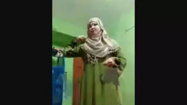 Desi Beautiful Hijabi Bhabi Burka