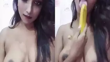 Shaggy boobed Desi bitch teasing with banana