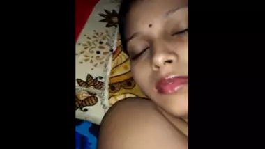 Bhai Behan Sex Video Hot Sleeping - Desi Sleeping Bhai Behan Ki Chudai porn