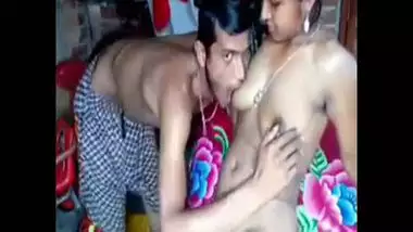 Indian aunty with young guy desi mms sex scandal recorded