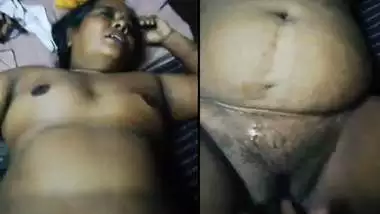 Mature Indian aunty getting her pussy fingered