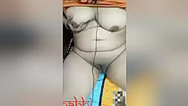 Today Exclusive- Famous Anu Bhabhi Showing Boobs And Pussy On Video Call Part 2
