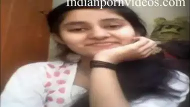 Indian porn videos of cute teen nude by cousin