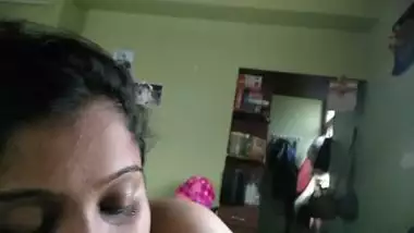 Mature Desi XXX wife gives wet blowjob to her husband MMS