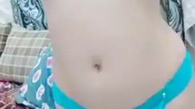 Camera captures XXX show of Paki girl who tempts her Desi viewers
