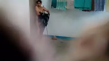 mallu bhabhi secretly filmed after shower changing