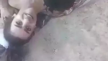 Pashto girl outdoor fucking fun with her boyfriends