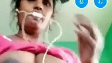 Village bhabhi affair showing her nude mms vid
