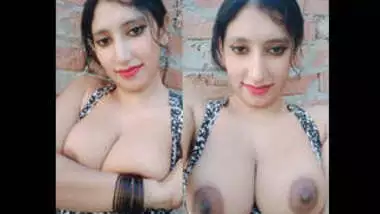 Paki Sexy Girl Showing Boobs (update