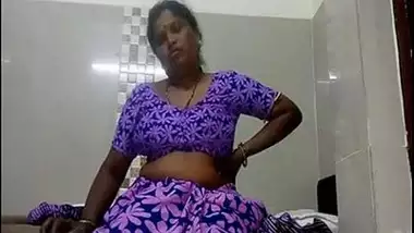 Marathi sex video of an aunty fucking her lover in a room