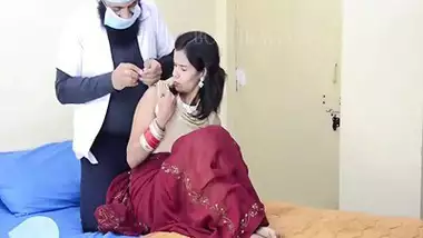 A doctor fucks a busty lady’s cunt in his clinic