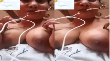 Girlfriend big boobs shown to lover on video call