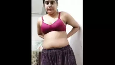 Sexy Indian Girl Shows Nude body